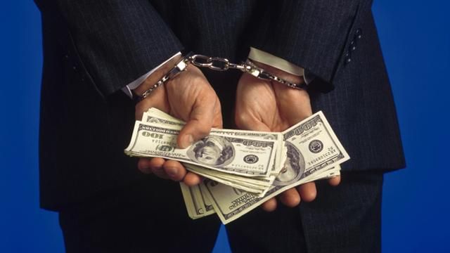 Майора из военкомата поймали "на горячем" Майора из военкомата поймали "на горячем"