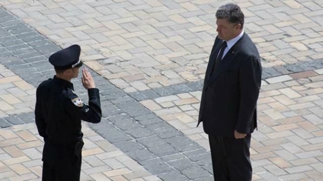 Президент объяснил, почему не подписывает закон о новой полиции Президент объяснил, почему не подписывает закон о новой полиции