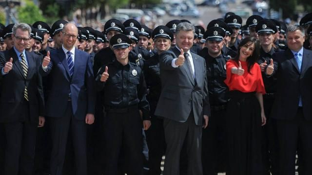 Аваков відзвітував, як просувається реформа міліції в різних регіонах Аваков відзвітував, як просувається реформа міліції в різних регіонах