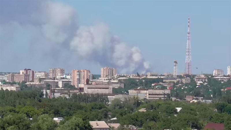 Крупный пожар в Луганске: дым до небес