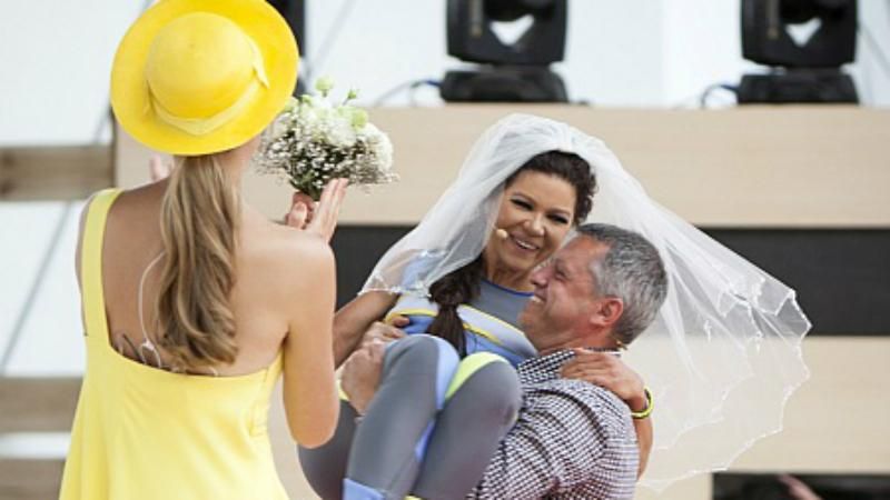 Руслана відсвяткувала "весілля": на тарзанці і в спортивному костюмі