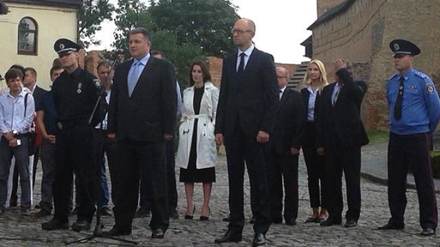 Анонсировать набор в полицию Луцка приехал десант из Кабмина Анонсировать набор в полицию Луцка приехал десант из Кабмина