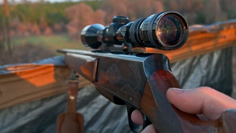 ГАИшник-пенсионер устроил самосуд над грабителями, один человек погиб ГАИшник-пенсионер устроил самосуд над грабителями, один человек погиб