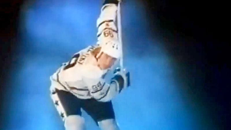 Легендарний хокеїст з українським корінням, який засудив російську агресію Легендарний хокеїст з українським корінням, який засудив російську агресію