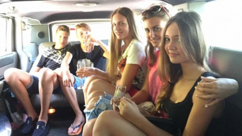 Родина Кучми відривається на повну в Криму Родина Кучми відривається на повну в Криму