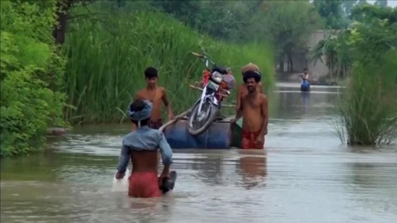 Наводнения в Пакистане унесли жизни более 80 человек Наводнения в Пакистане унесли жизни более 80 человек