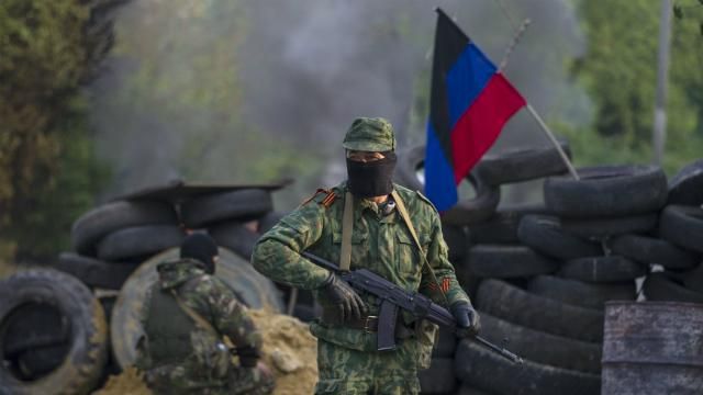 Боевики нагло нарушают Минские соглашения и днем, и ночью Боевики нагло нарушают Минские соглашения и днем, и ночью