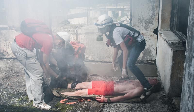 Кровавые спецэффекты на учениях волонтеров Кровавые спецэффекты на учениях волонтеров