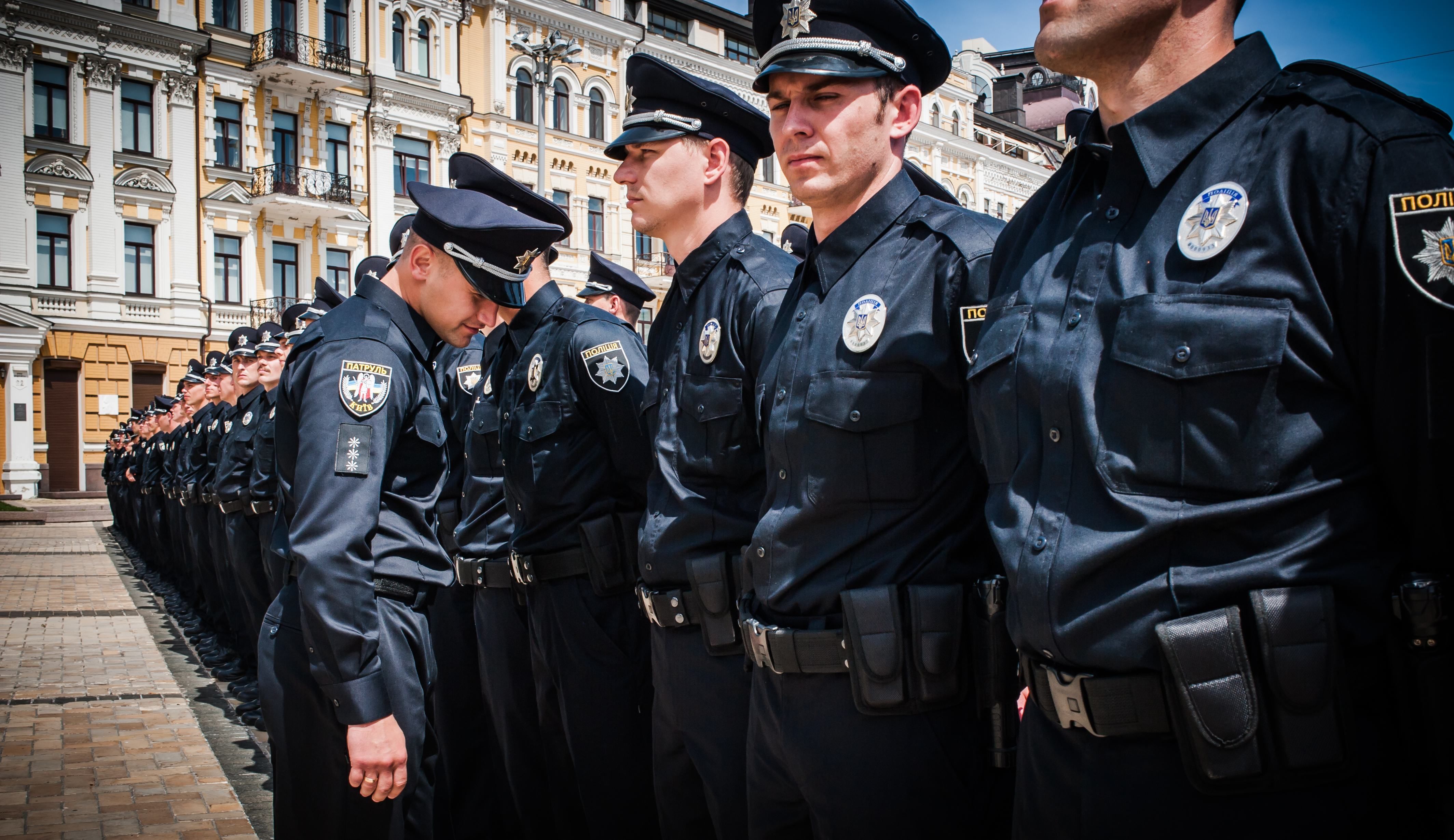 Новоиспеченных киевских полицейских уже начали увольнять