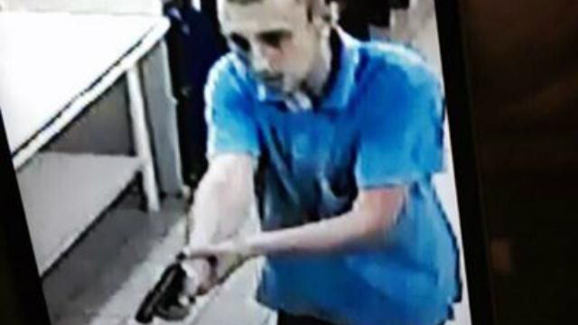 Стрілець із харківського супермаркета оголошений в розшук