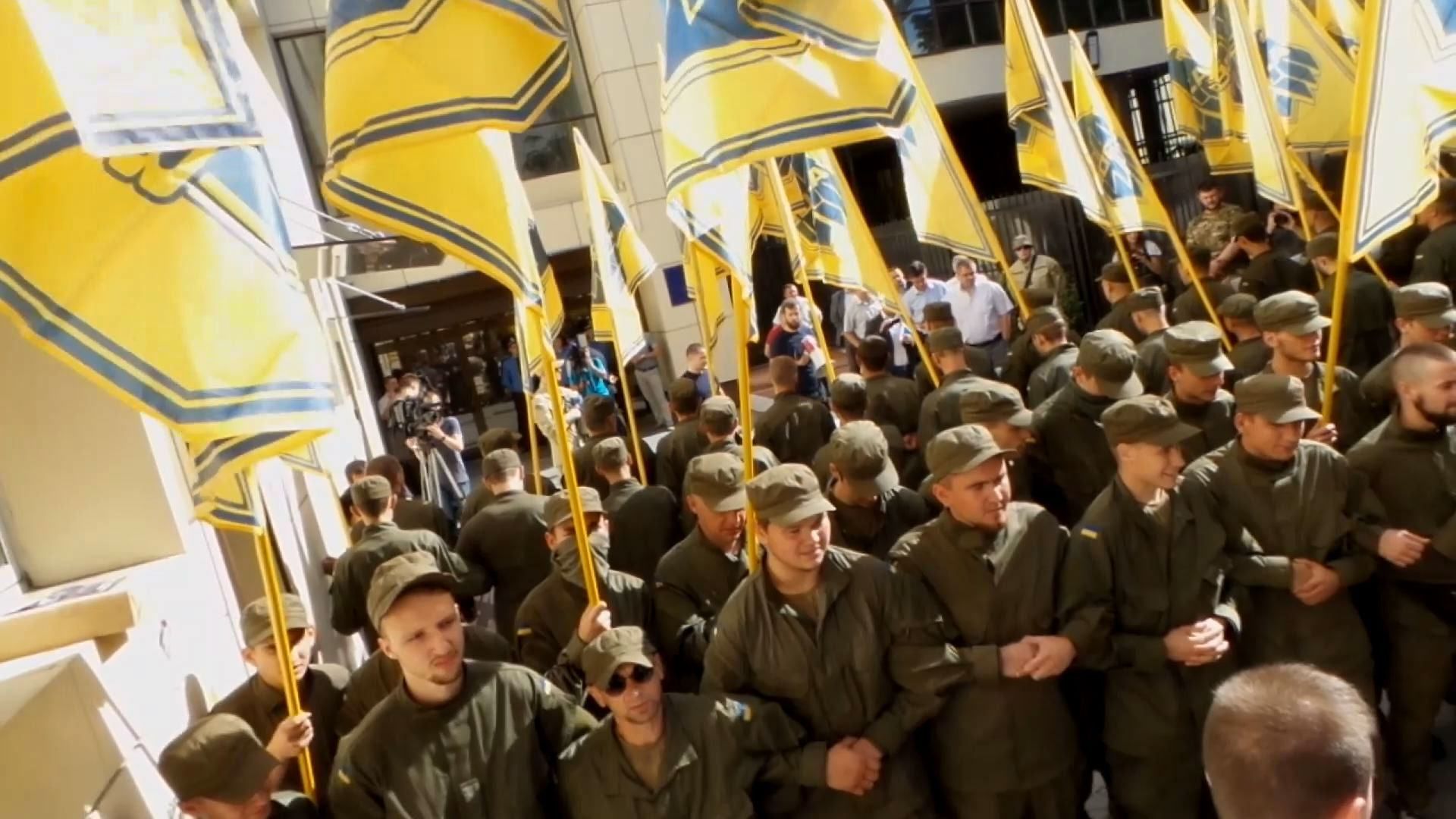 "Азов" вимагає віддати йому під базу завод АТЕК "Азов" вимагає віддати йому під базу завод АТЕК
