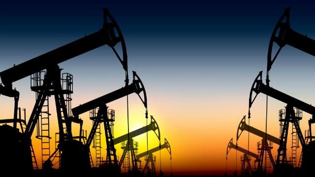 Цена на Brent резко обвалилась впервые за полгода Цена на Brent резко обвалилась впервые за полгода