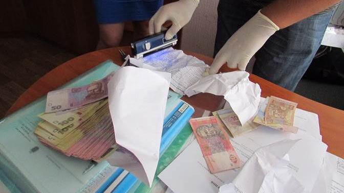 Двух одесских чиновников поймали "на горячем" Двух одесских чиновников поймали "на горячем"