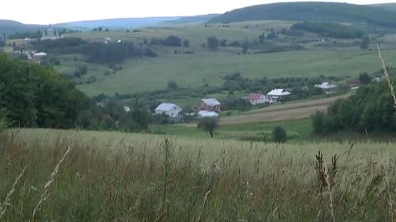 Тернопільська молодь копає криївки Тернопільська молодь копає криївки