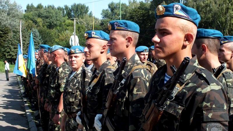 Как отмечают праздник украинские ВДВшники Как отмечают праздник украинские ВДВшники