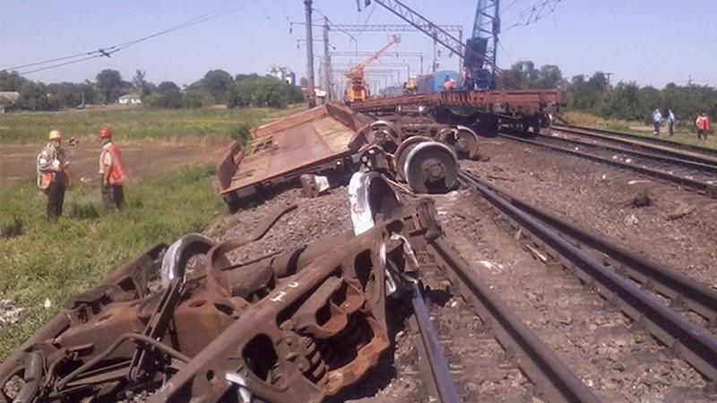 В Николаевской области перевернулся поезд