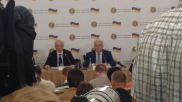 Реакция соцсетей на встречу Азарова со "спасителями" в Москве Реакция соцсетей на встречу Азарова со "спасителями" в Москве