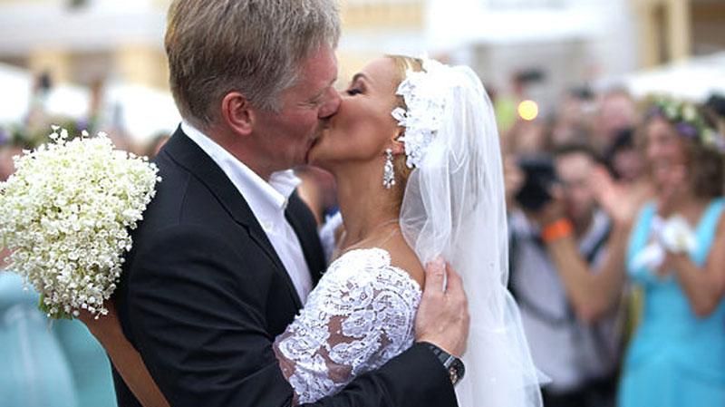 Стало известно, откуда в Пескова крутые часы Стало известно, откуда в Пескова крутые часы