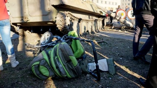 Винного бійця у смертельному ДТП на Донеччині нагородили - 4 серпня 2015 - Телеканал новин 24 Винного бійця у смертельному ДТП на Донеччині нагородили - 4 серпня 2015 - Телеканал новин 24