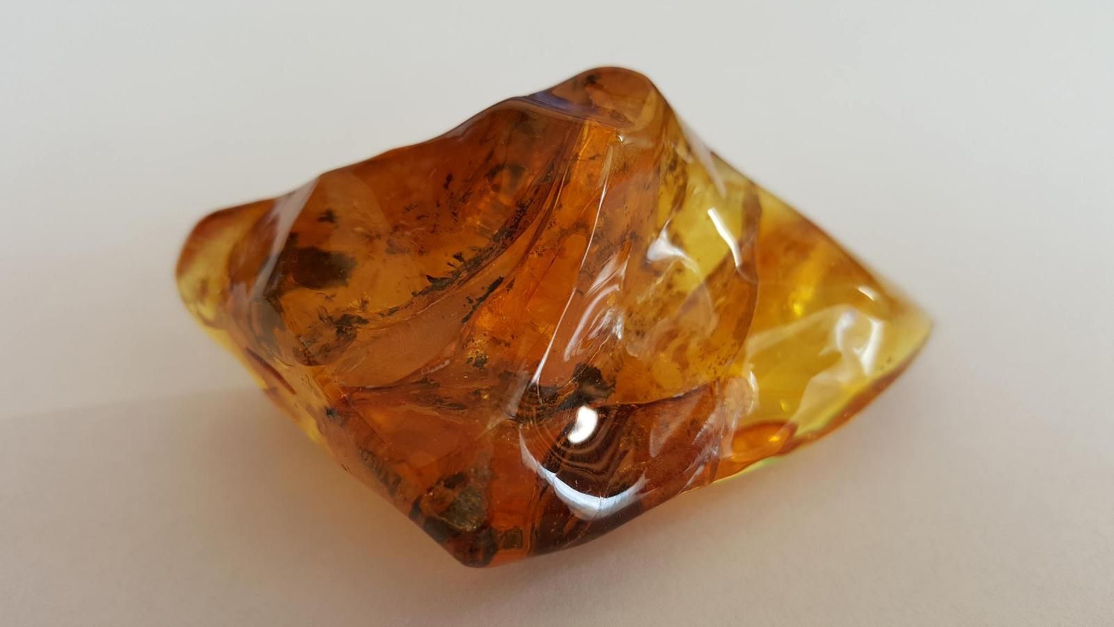 На Рівненщині затримали рекордну партію дорогоцінного каменю На Рівненщині затримали рекордну партію дорогоцінного каменю