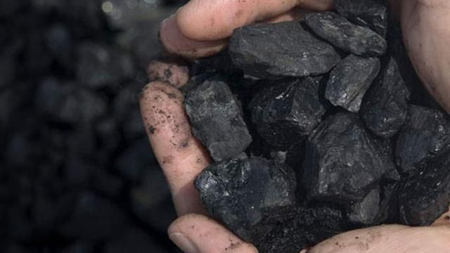 В Яценюка знайшли кілька мільярдів на вугілля