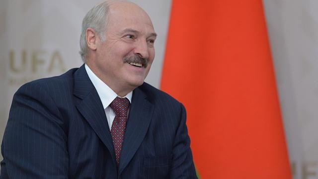 Лукашенко назвав "русскій мір" дурістю і пообіцяв не нападати на Україну Лукашенко назвав "русскій мір" дурістю і пообіцяв не нападати на Україну