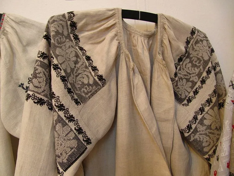 Незрівнянні сумські чорно-білі вишиванки Незрівнянні сумські чорно-білі вишиванки