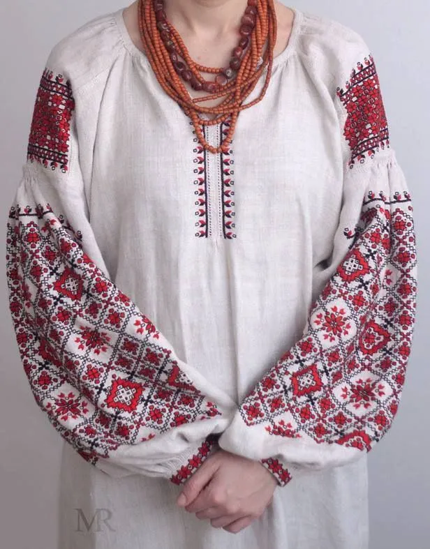 Реалістична вишиванка Кіровоградщини Реалістична вишиванка Кіровоградщини