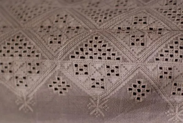 Рівненські вишиванки – чисто білі Рівненські вишиванки – чисто білі