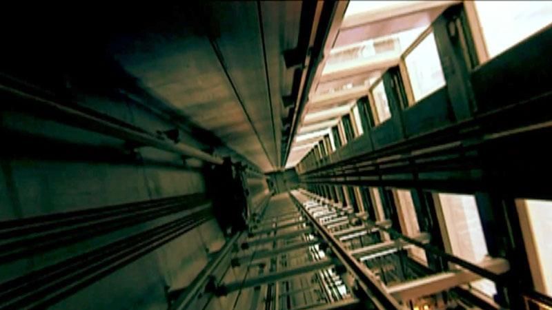 Чоловік після трьох днів полону у ліфті розповів, як не з'їхати з глузду Чоловік після трьох днів полону у ліфті розповів, як не з'їхати з глузду