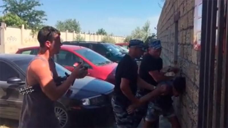 Екс-беркутівці жорстоко побили росіян у Криму Екс-беркутівці жорстоко побили росіян у Криму