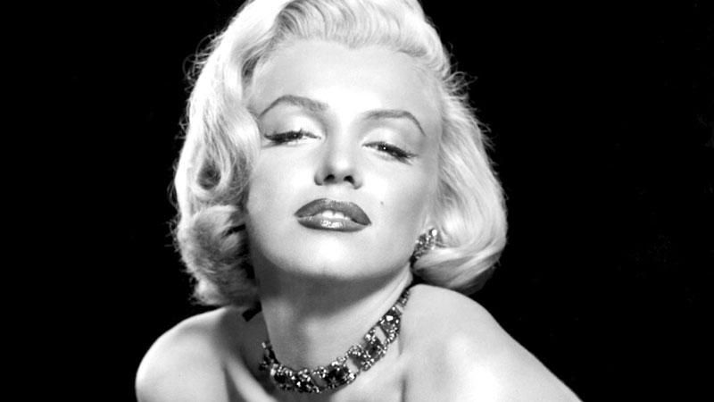 53 года назад самоубийство совершила самая сексуальная женщина 20-го века 53 года назад самоубийство совершила самая сексуальная женщина 20-го века