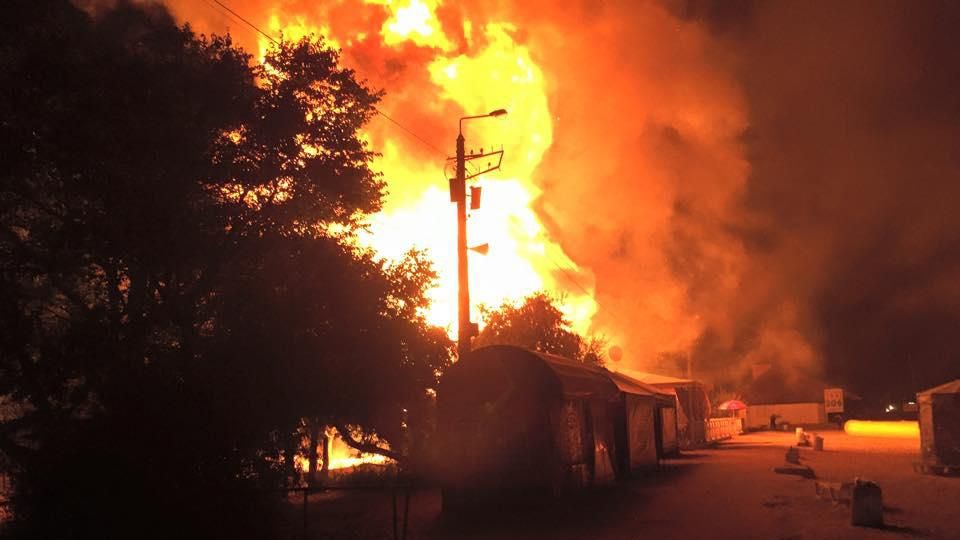В курортном районе Одессы огонь охватил ночной клуб В курортном районе Одессы огонь охватил ночной клуб
