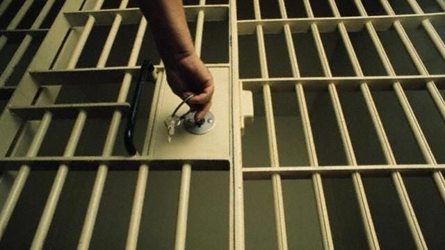 Міліціонера, винного в смертельній ДТП, триматимуть за ґратами до суду Міліціонера, винного в смертельній ДТП, триматимуть за ґратами до суду