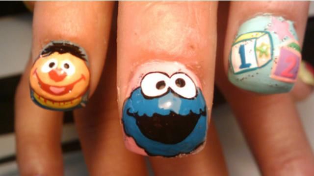 У мережі висміяли модниць із чудернацьким манікюром У мережі висміяли модниць із чудернацьким манікюром