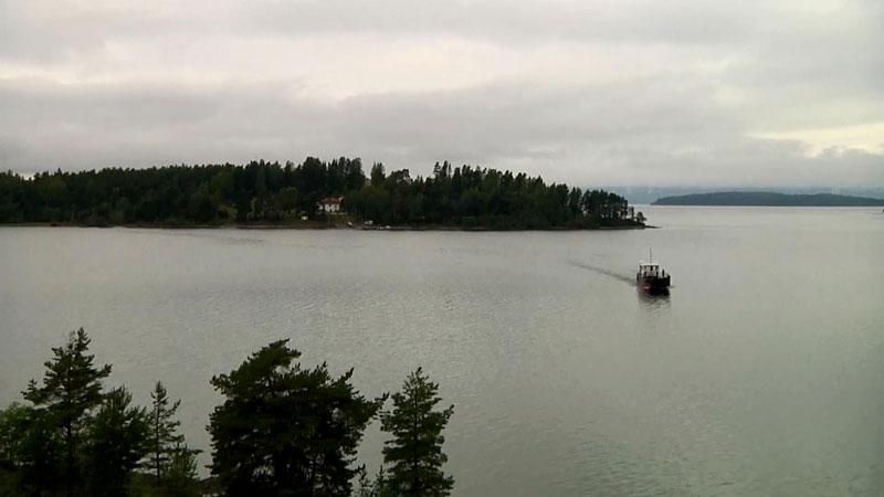 Детский лагерь возвращается на остров, где Брейвик расстрелял подростков Детский лагерь возвращается на остров, где Брейвик расстрелял подростков