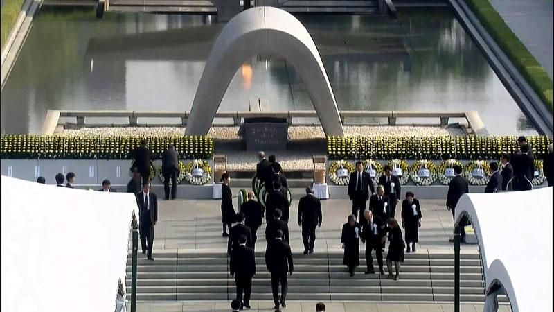 У Японії вшановують жертв смертоносного бомбардування Хіросіми та Нагасакі
