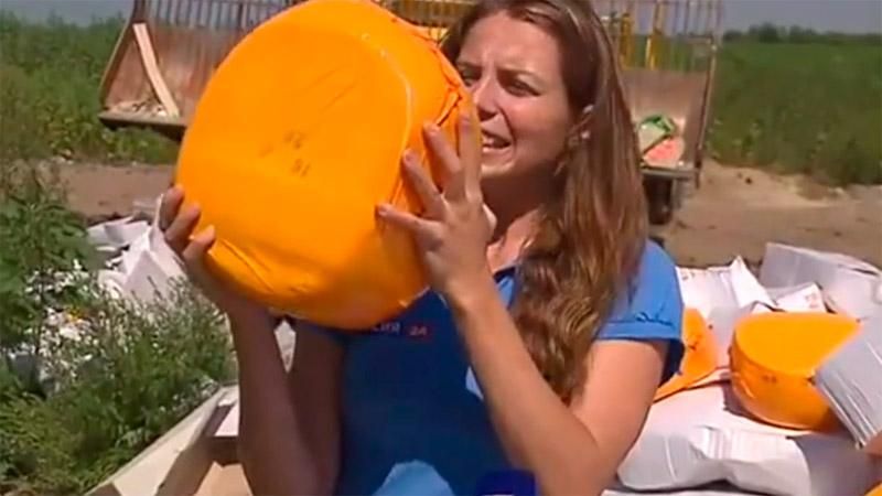 Ідіотизм дня: в Росії закопують в яму 10 тонн європейського сиру Ідіотизм дня: в Росії закопують в яму 10 тонн європейського сиру