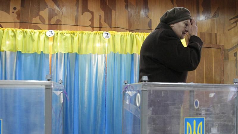 Порошенко подписал закон о местных выборах Порошенко подписал закон о местных выборах