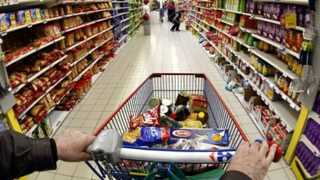 Вперше за два роки зарплати українців перестали знецінюватись Вперше за два роки зарплати українців перестали знецінюватись