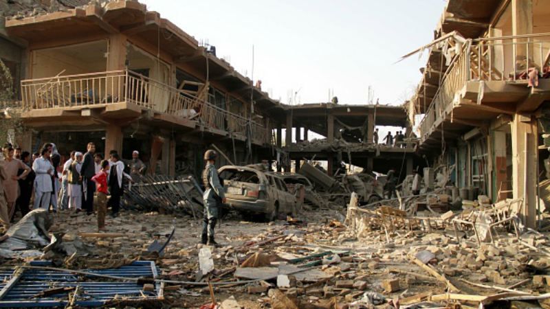 Кровавый теракт в Кабуле: разрушенные дома, разбитые машины и десятки жертв