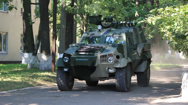 У Львові готуються випустити серію броньованих авто для армії