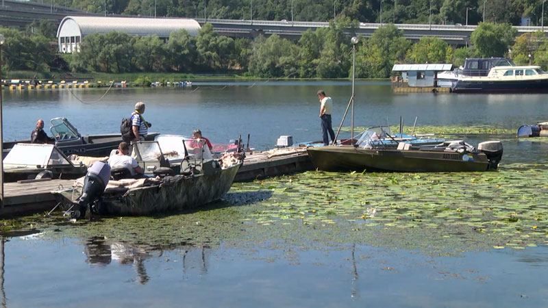 Дніпро вмирає: річка майже зупинилась Дніпро вмирає: річка майже зупинилась