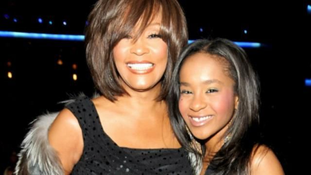 Дочь Уитни Хьюстон мог отравить "токсичным коктейлем" ее парень Дочь Уитни Хьюстон мог отравить "токсичным коктейлем" ее парень