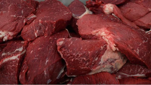 У Росії взялися знищувати санкційне м'ясо та перець