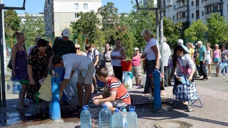 В нескольких районах Киева продолжается коллапс с поставкой воды и электричества