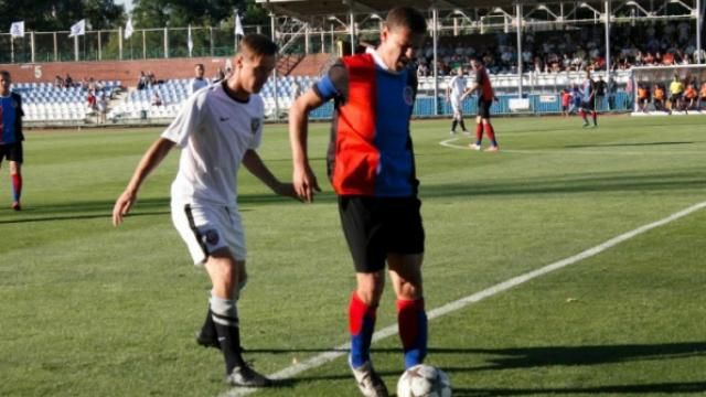 Терористи "бились" між собою: фейкові республіки зіграли у футбол