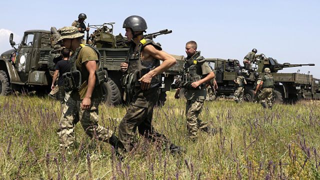 Українські військові продовжують зачистку Старогнатівки від терористів
