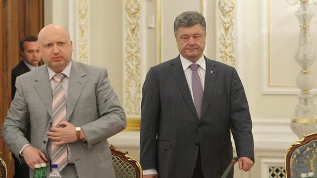 Турчинов розповів, навіщо Порошенко зібрав вище військове керівництво