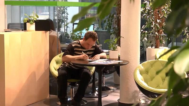 Чому вигідно тримати гроші на банківській картці Чому вигідно тримати гроші на банківській картці